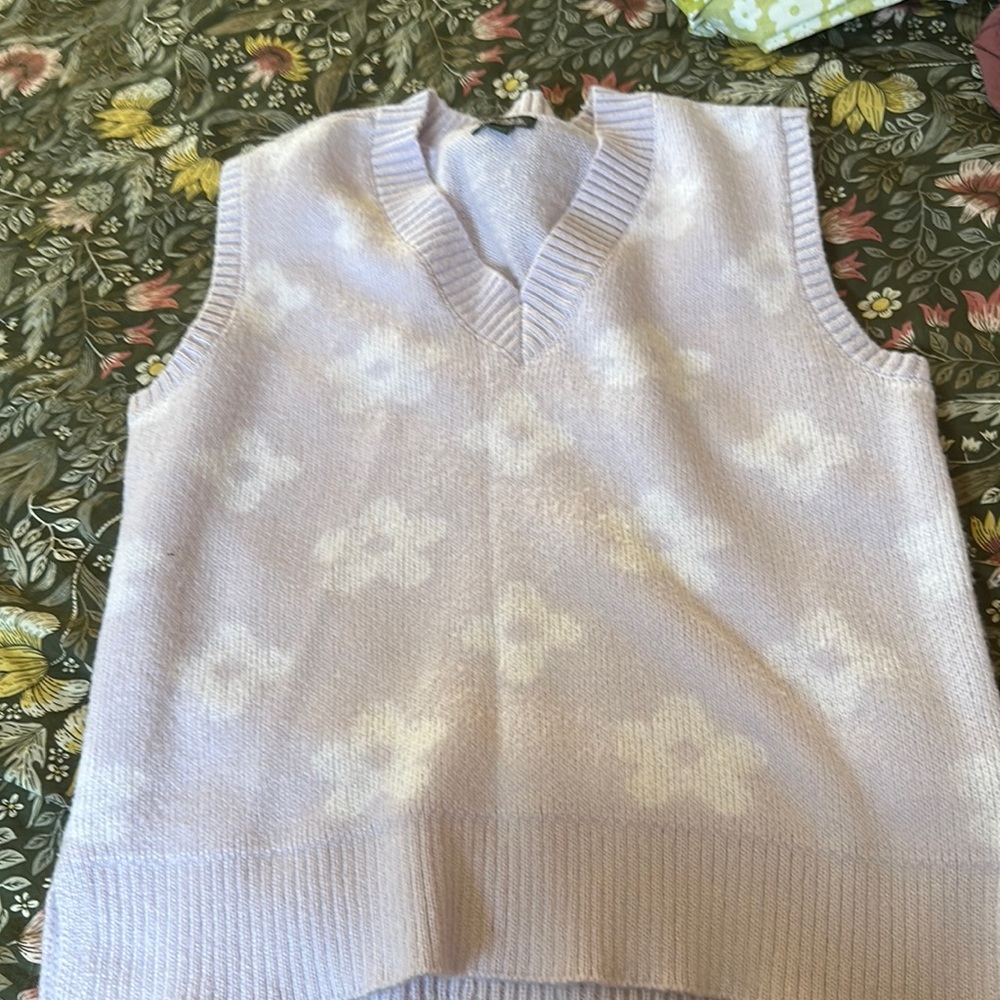 Lilac flowered sweater vest NWOT